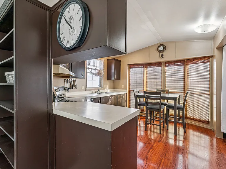 131 Adams St — Photo 6