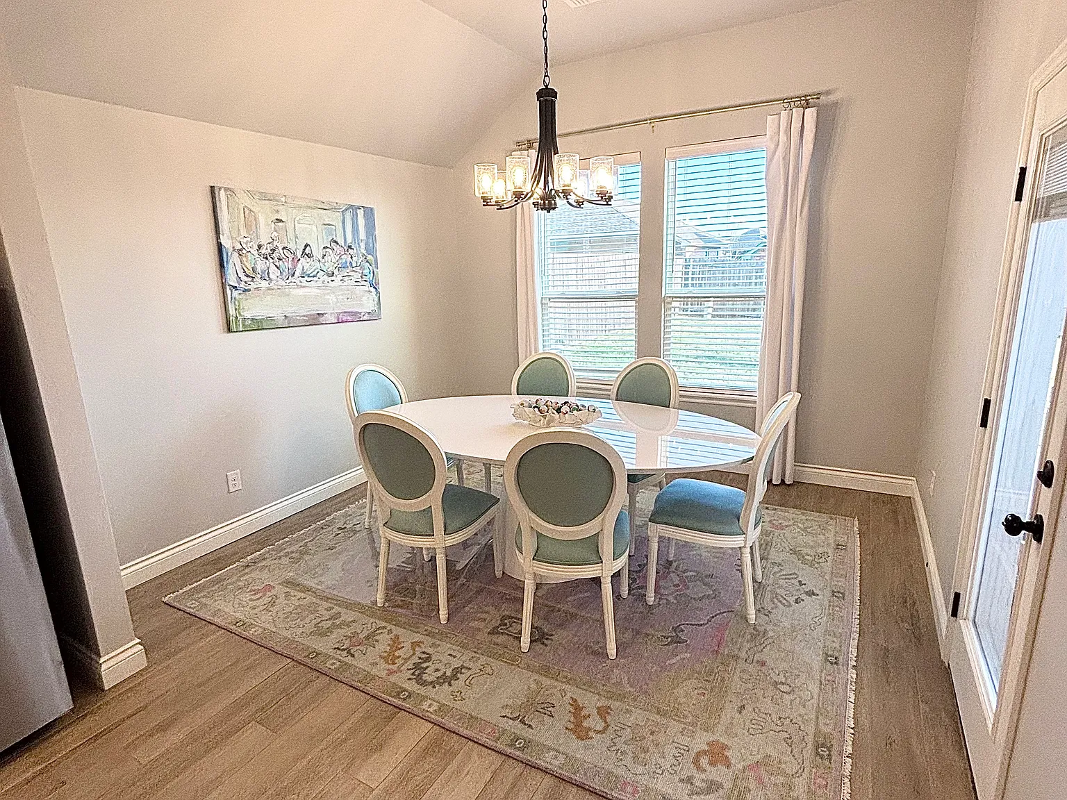 3 bed, 1779 sqft, $2,200 — Photo 3