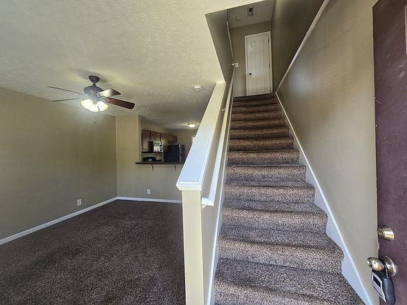 2nd image of 812 Oak Arbor Ct
