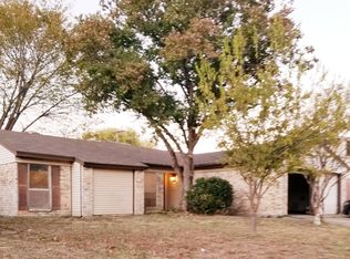 1334 N San Saba St, Grand Prairie, TX 75052