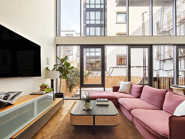 113 N 9th St #1, Brooklyn, NY 11249