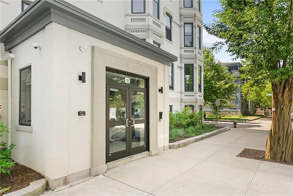 31 Parade St — Photo 3