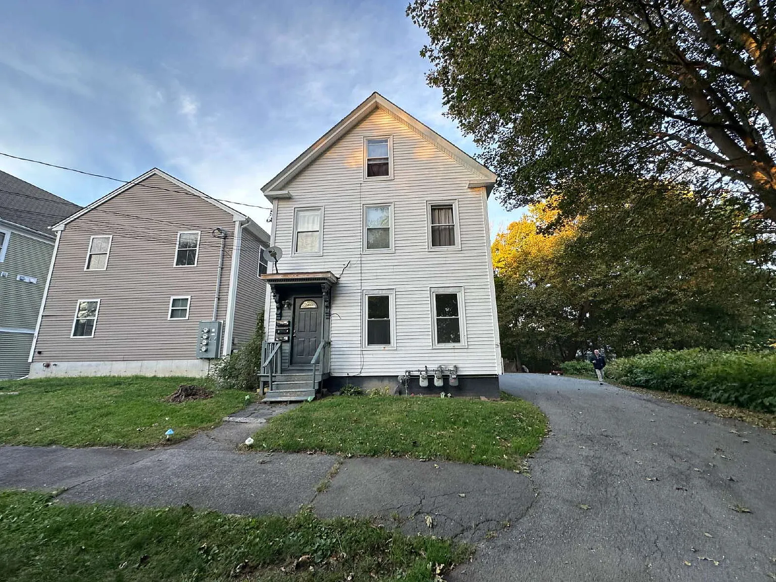 3 bed, 1.0 bath, $2,650 — Photo 1