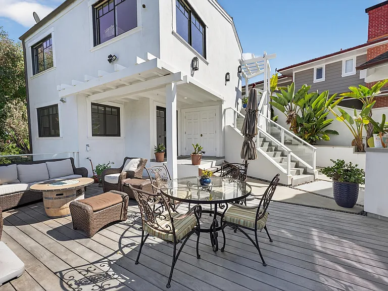 405 Blumont St — Photo 46