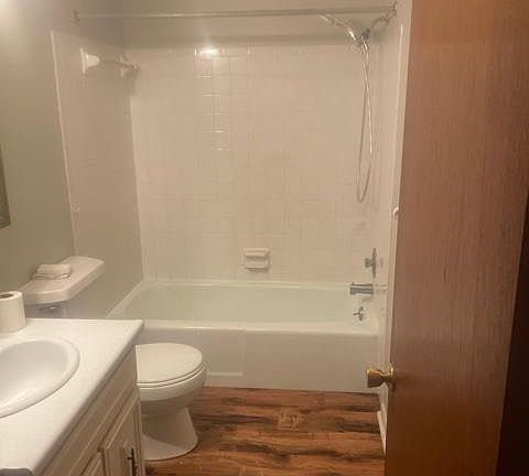 Full Bathroom upstairs