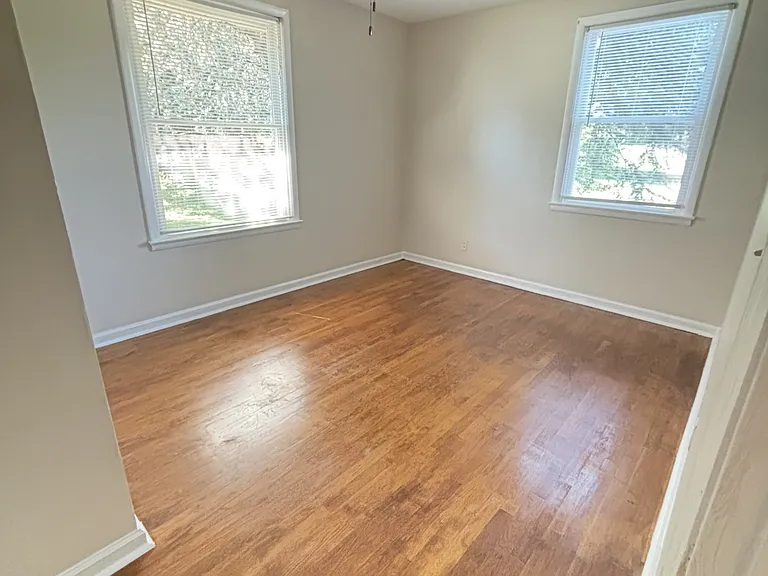 3048 Edgemont Dr — Photo 18