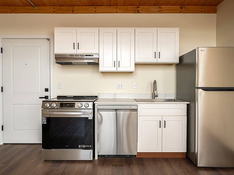 Sandy Rose Lofts — Photo 6