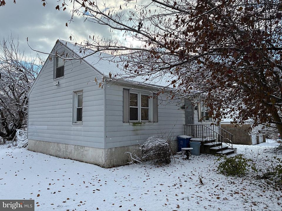 1st image of 22 Monroe St