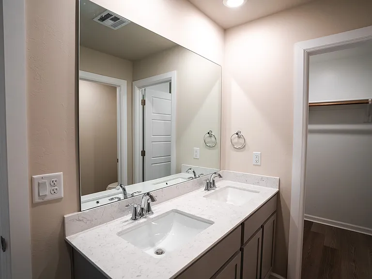 10513 SW 41st St — Photo 9