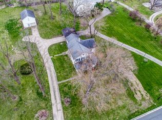 102 Wayne St, Howe, IN 46746