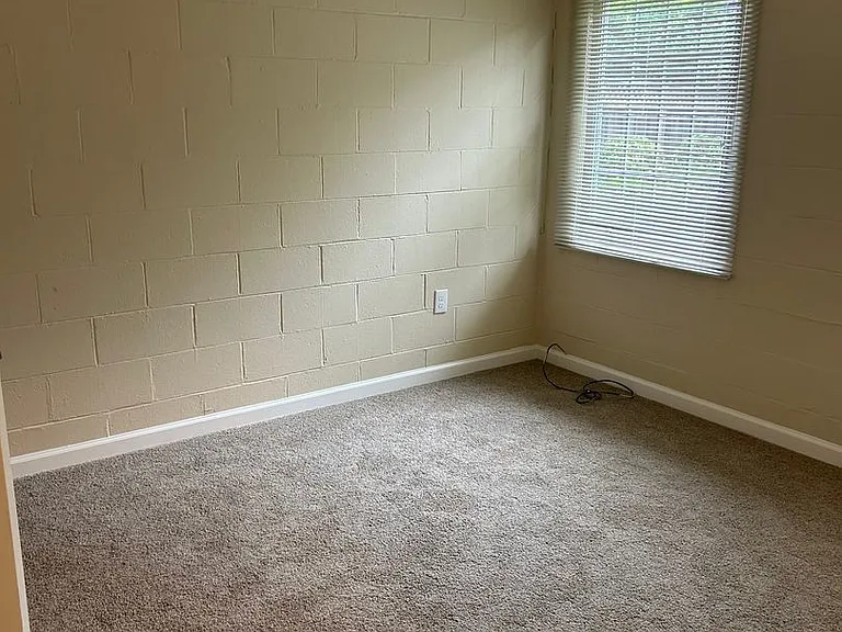 1032 Northwood Dr — Photo 13