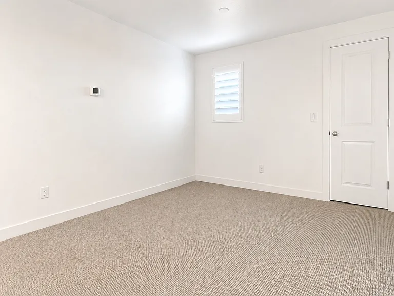898 W 2800 N — Photo 16