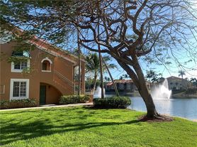 1275 Wildwood Lakes Blvd, Naples, FL