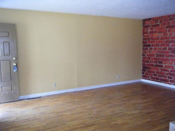 3rd image of 1316 W 22nd Ter