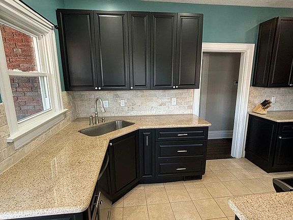 3rd image of 1633 Clifton Ave #2