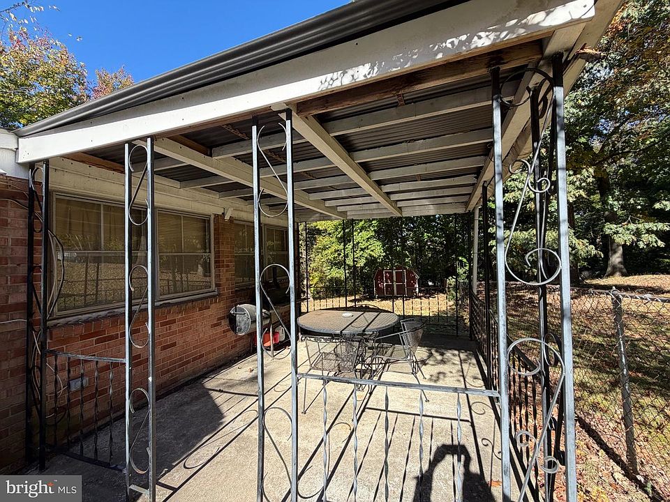 2nd image of 4883 Long View Rd