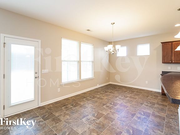 5th image of 543 Crossland Dr