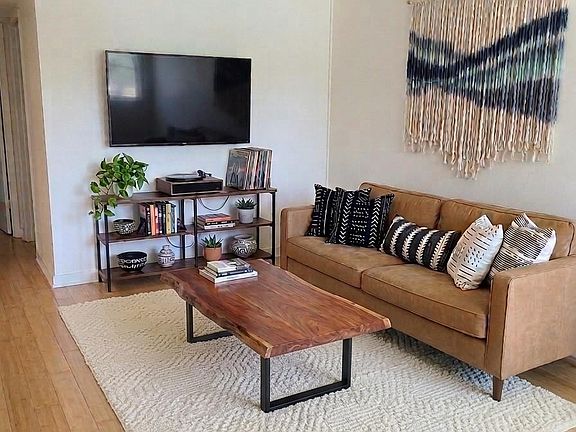 3rd image of 2303 E Side Dr APT 220