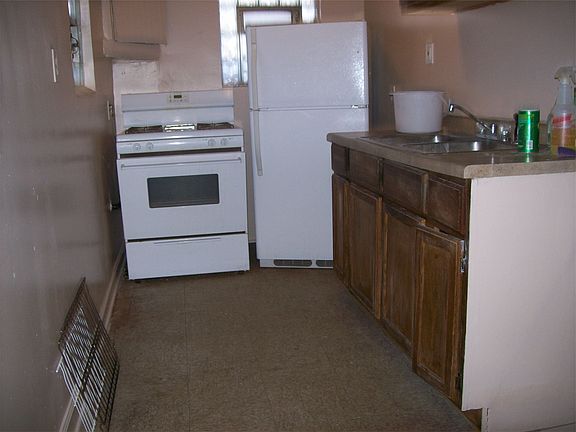 4th image of 8251 S Woodlawn Ave