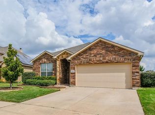 10864 Middleglen Rd, Haslet, TX 76052