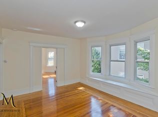20 Sachem St, Springfield, MA 01108