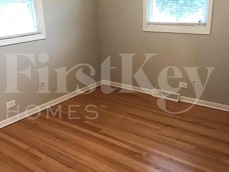 ON132 Cottonwood Dr — Photo 17