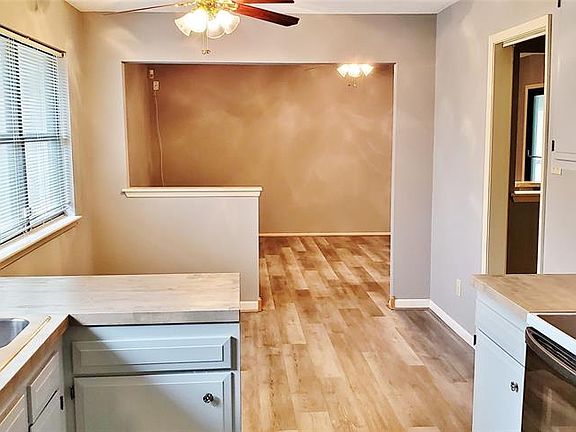 3rd image of 6802 Vialinda Dr