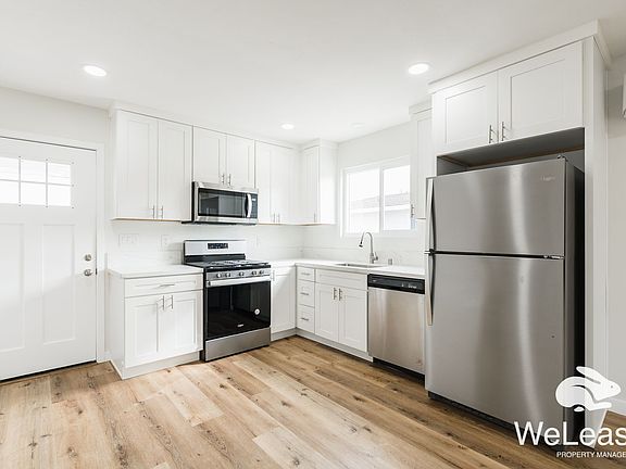 2nd image of 305A Holly St