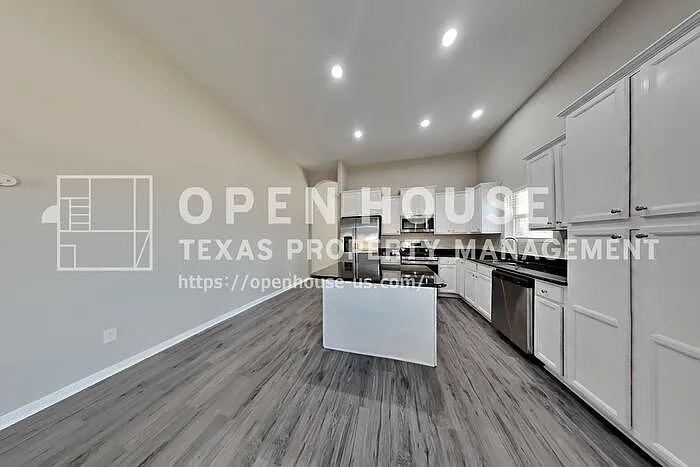 3218 Clayton Terrace Dr — Photo 4