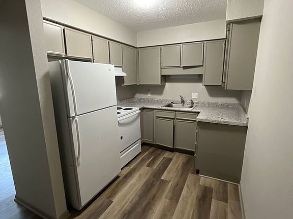 3rd image of 325 Ash St #7