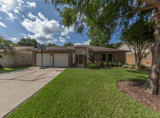 2782 Forest Point Dr, League City, TX 77573