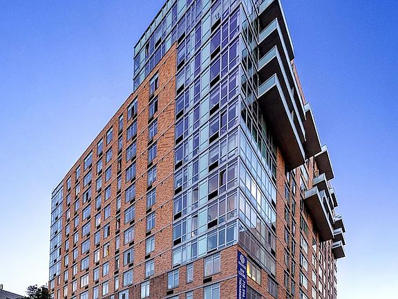 5th image of 180 Myrtle Ave APT 5T