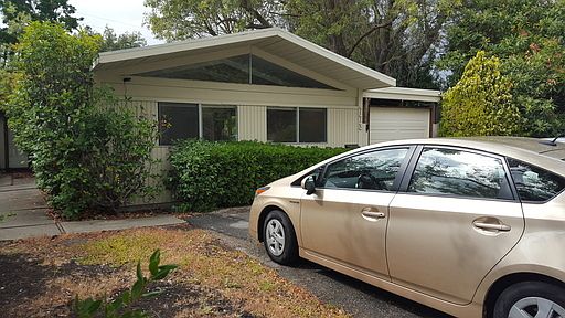 3rd image of 773 Allen Ct