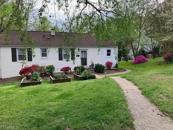 2442 Cherokee Ln, Winston Salem, NC 27103