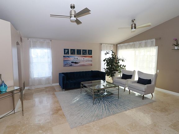 5th image of 3021 W Augusta Ave
