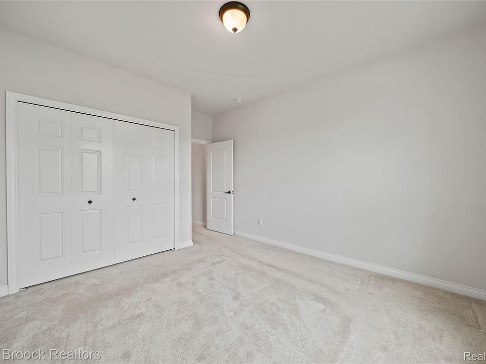 54158 Mar Lake Dr, photo 23