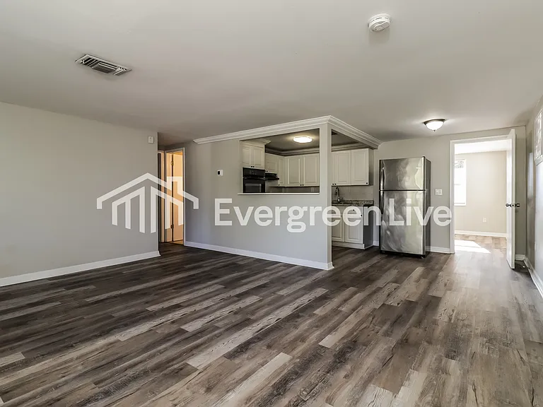12904 Kings Manor Ave — Photo 5