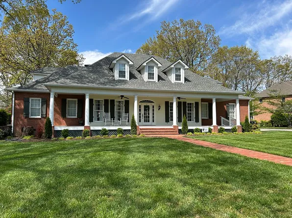 107 Albemarle Dr, Tullahoma, TN 37388