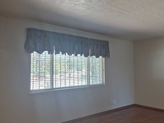 3rd image of 5832 Avenida La Barranca NW