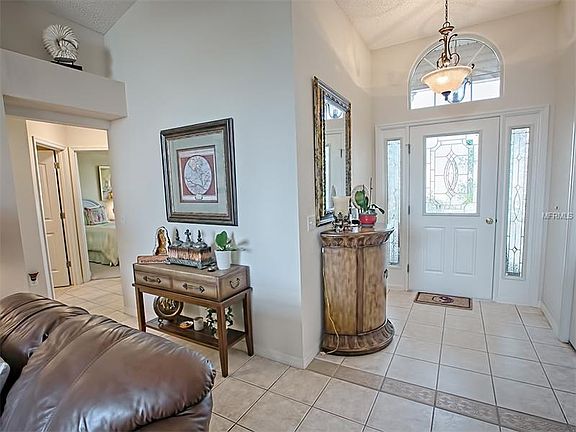 3rd image of 3008 Burbank Ln