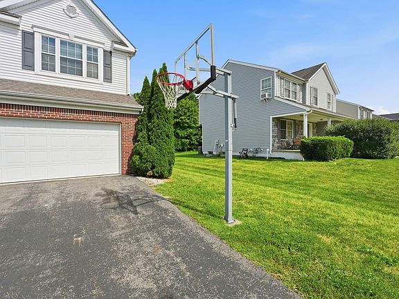 3rd image of 693 Brevard Cir