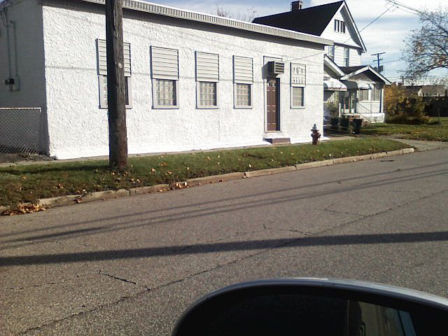1st image of 3171 W 106th St
