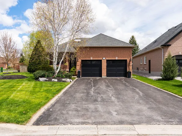 863 Shadrach Dr, Newmarket, ON L3X 2H3