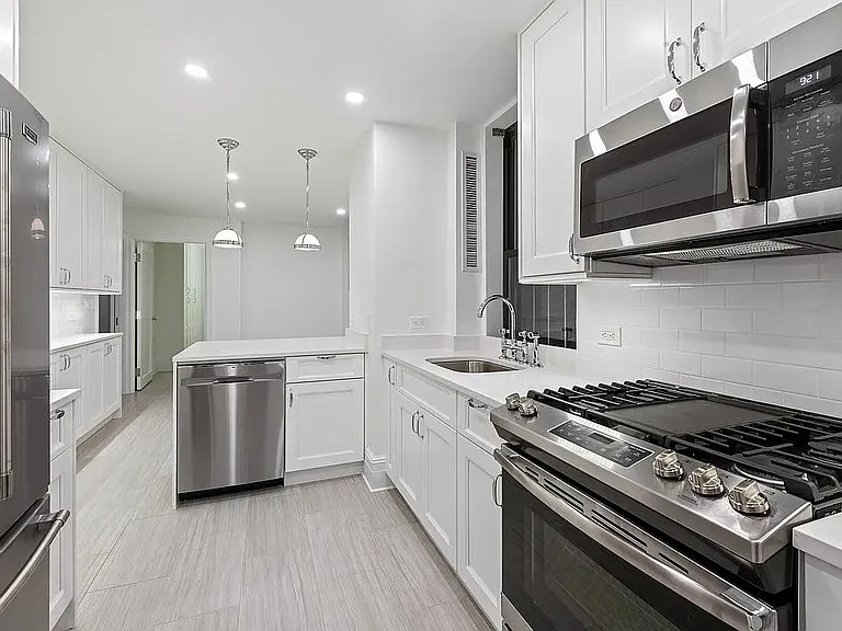1085 Park Ave #13B — Photo 6