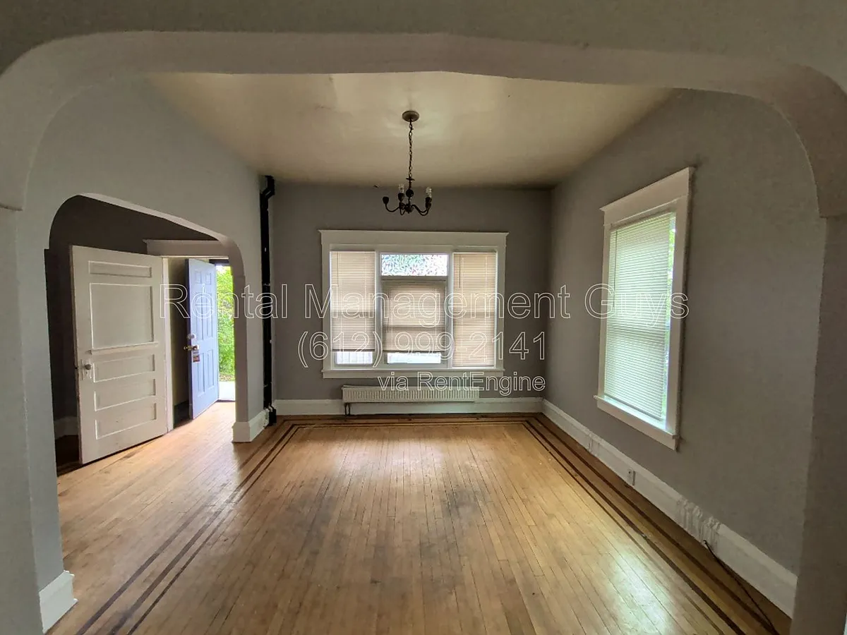 Building Photo - 1015 Humboldt Ave N #1