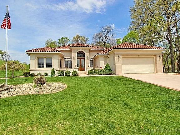 2nd image of 816 Caribou Ct