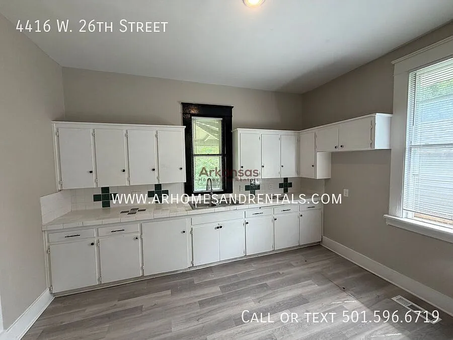 4416 W. 26th Street | 3 Bedrooms | 1.5 Bathrooms 1/2 Off First Month's Rent — Photo 4