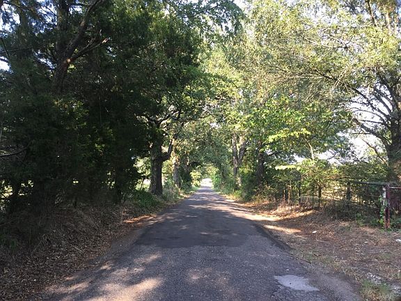 4th image of 540 County Road 1815