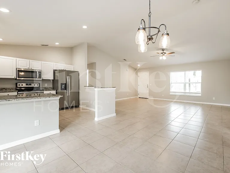 11104 Corrigan Ave — Photo 8