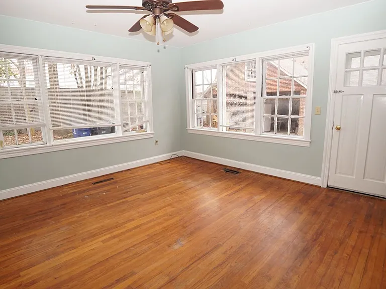 14 Tallman St — Photo 25